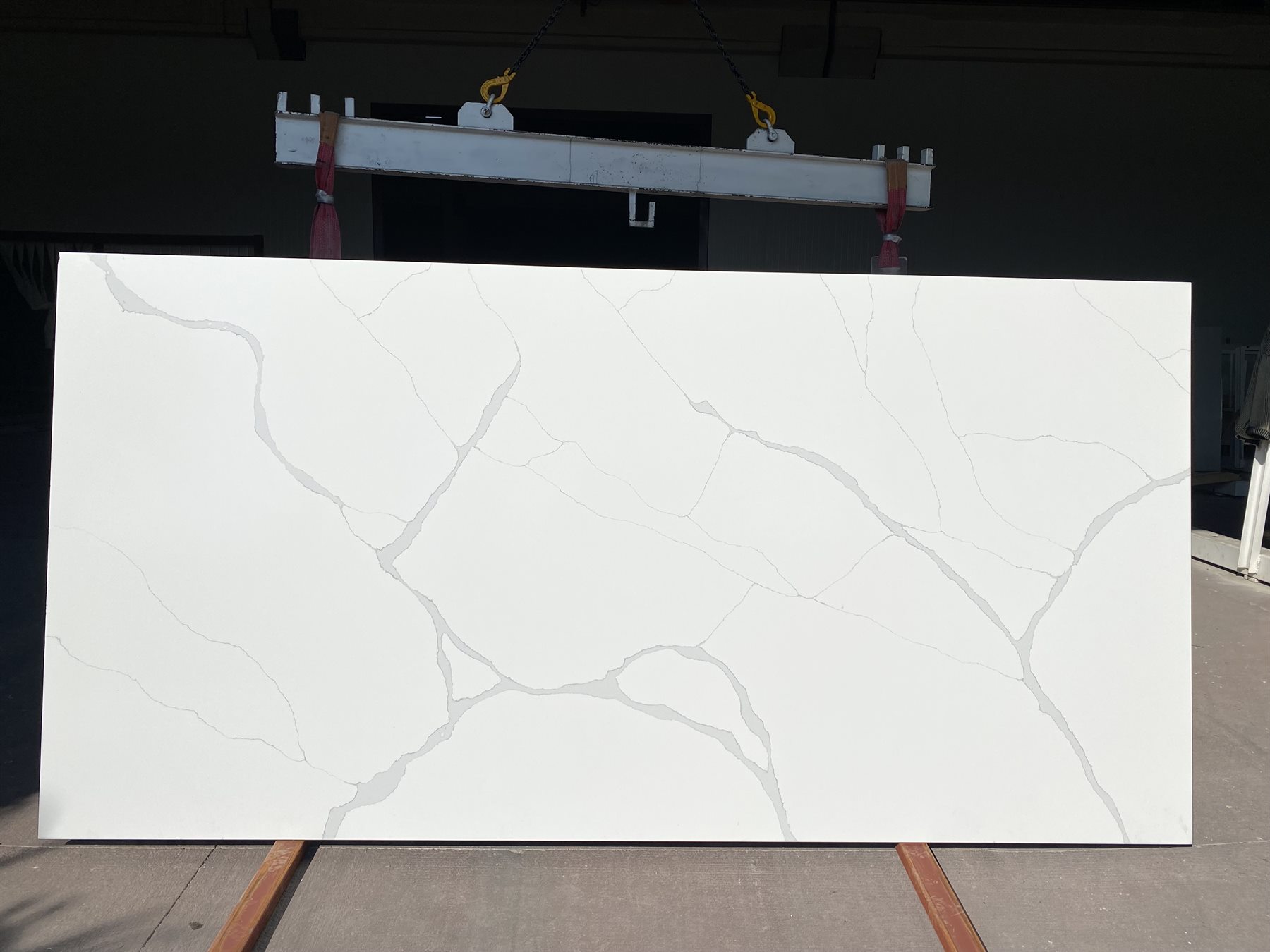 Calacatta Aldeon slab